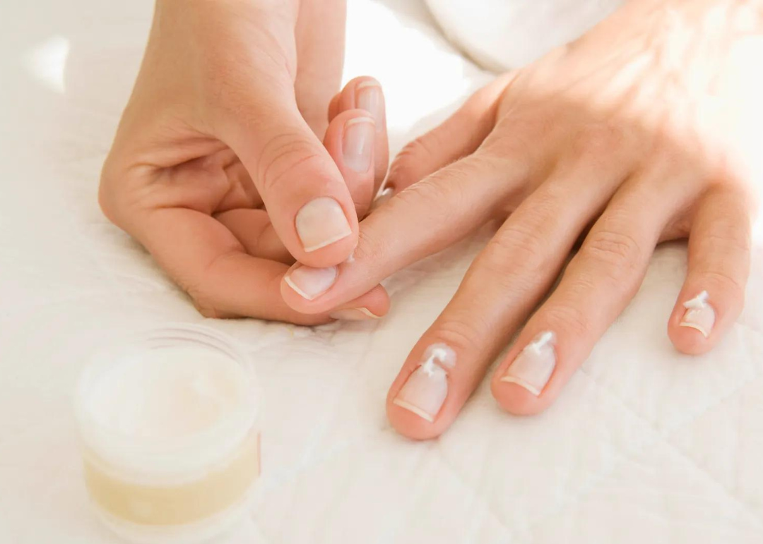How to Remove Gel Nail Polish Easily Without Any Damage